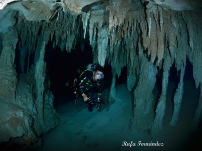 Scuba Diving Puerto Aventuras - cenote