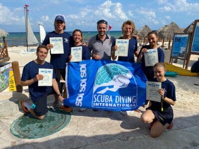 Dive Instructor Internship (1) becas de instructor de buceo