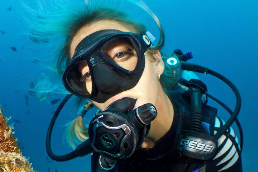 Diving With Glasses Or Diving With Contact Lenses- bucear con gafas o bucear con lentillas