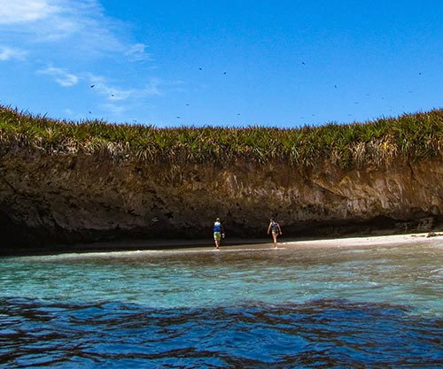 MARIETA ISLANDS Excursion & Tour with Dressel Divers