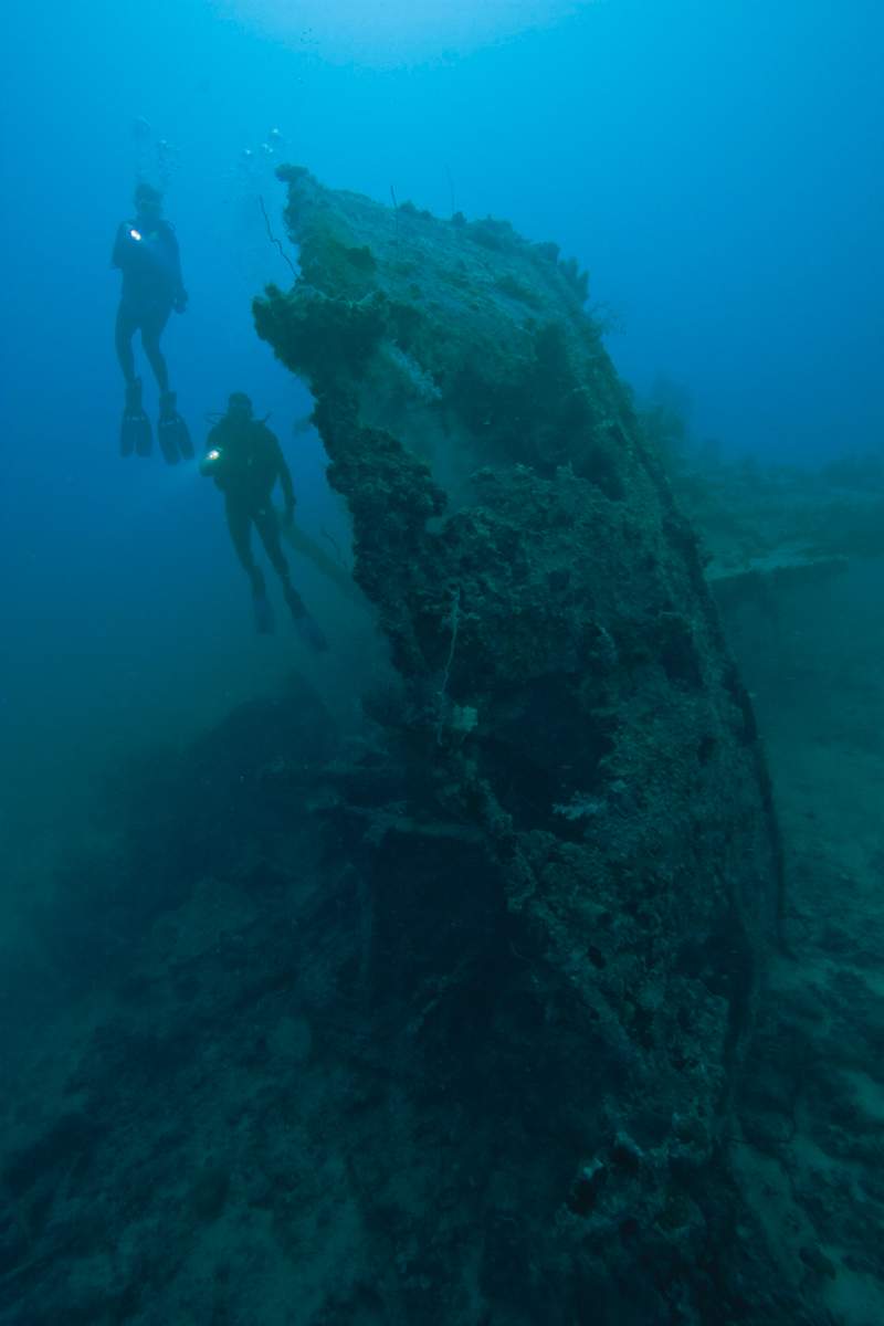 Adventure in diving, diving on a wreck