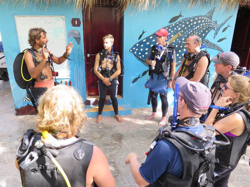 PADI GO PRO FAQ: Divemaster duties