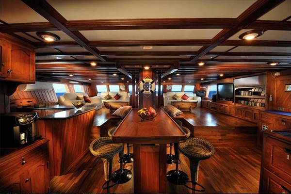 Liveaboard Diving Philippines - Dinning Room