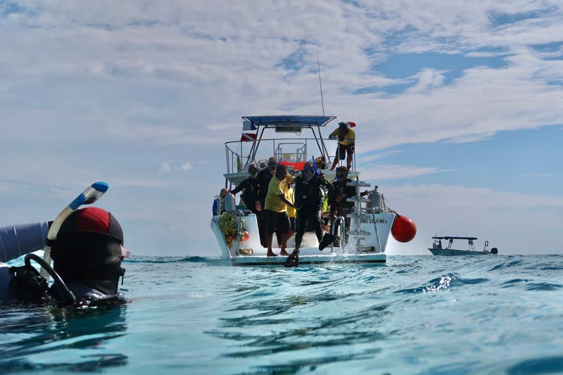 SDI Dive Centers (10) centros de buceo SDI