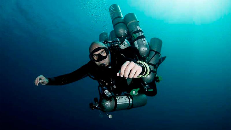 Scuba Diving Records - Deepest Scuba Dive Gabr principal - récords de buceo