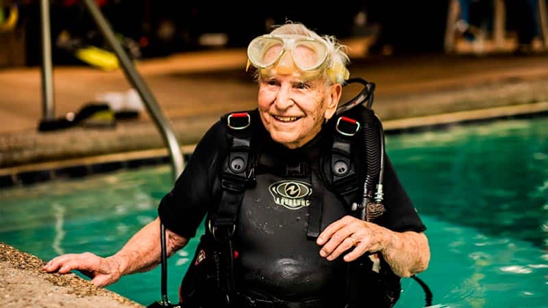 Scuba Diving Records - Oldest Male Scuba Diver - récords de buceo