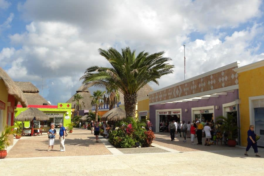 Things to Do in Cozumel- mall - cosas que hacer en cozumel