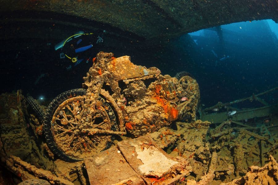 Underwater Wrecks-pecio SS Thistlegorm in the Red Sea - naufragios submarinos