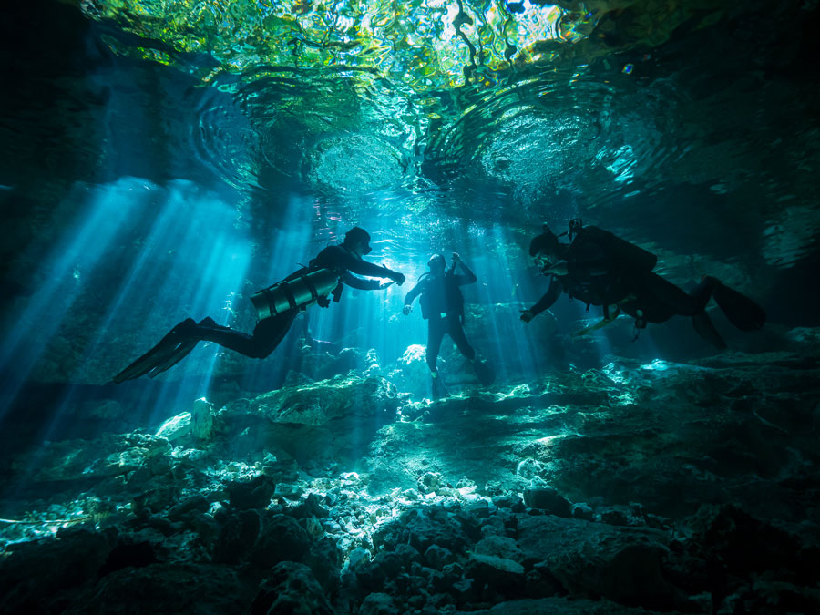 Underwater cave exploration - exploración de cuevas submarinas - main