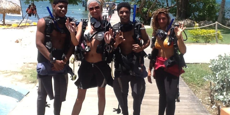 Tess PADI dive instructor in Jamaica