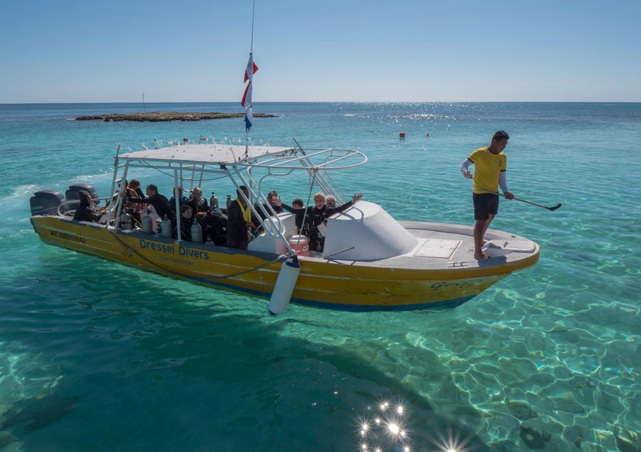 dive boat design - 4 - diseño del barco de buceo
