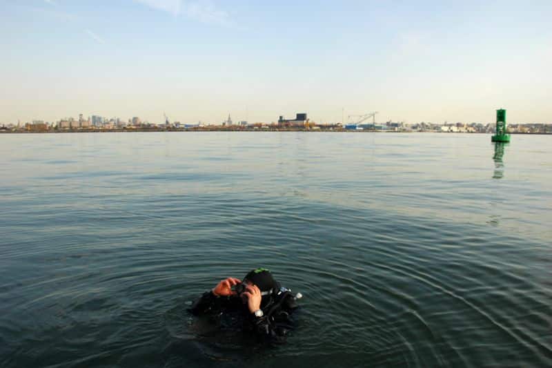 diving river - bucear en río