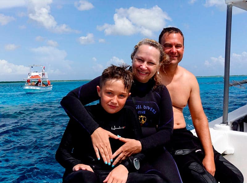 family diving in the caribbean (3)