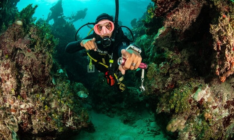 first-time-diver-principal-bucear-por-primera-vez.jpg