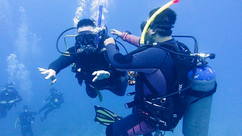 headaches after scuba diving - dolores de cabeza después de bucear