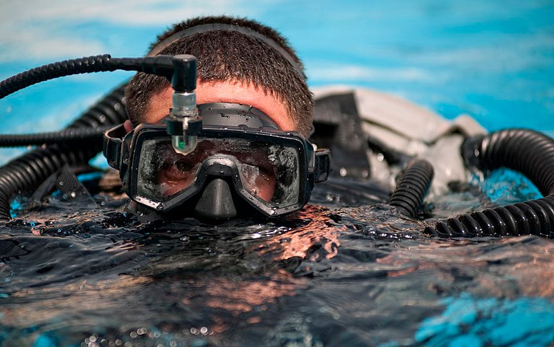 how to keep a dive mask from fogging up - 2