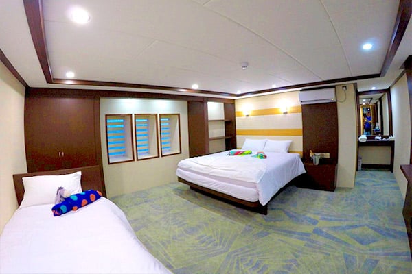 maldives liveaboard diving - MAIN DECK - 1 DOUBLE AND 1 SINGLE BED CABIN