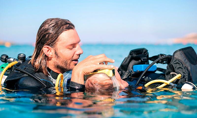 rescue diver course - main - curso de buceador de rescate