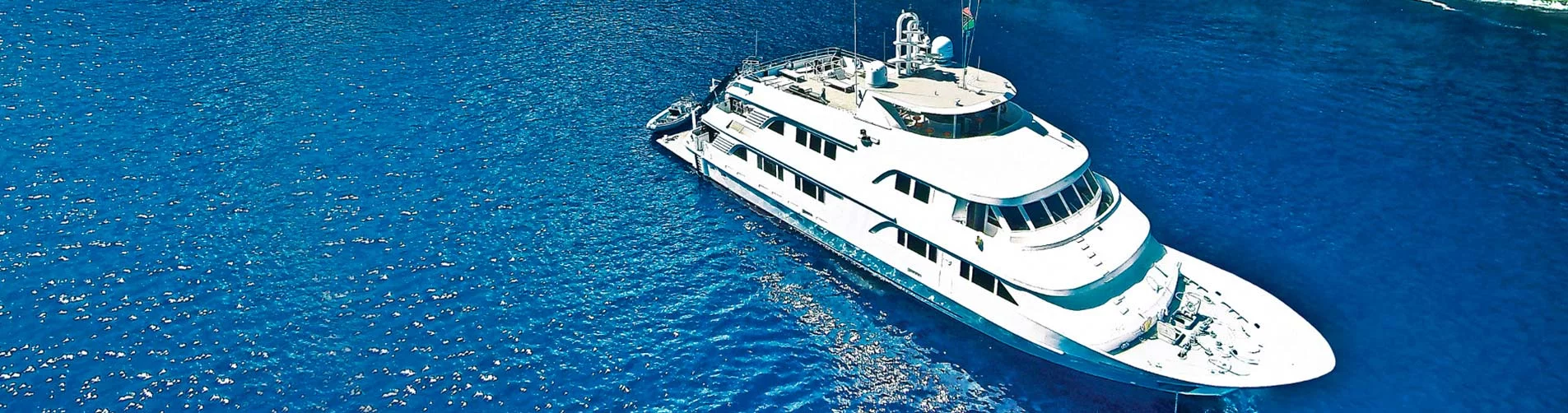 socorro liveaboard diving - slide barco