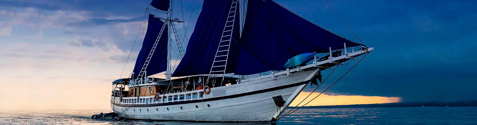 Liveaboard Diving Philippines - Barco Slide