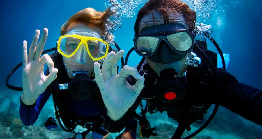 scuba diving hand signals - main - señales de buceo