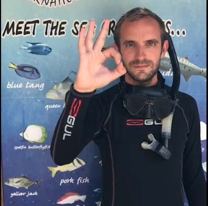 scuba diving hand signals---ok - señales de buceo