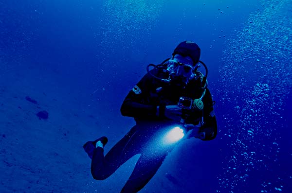 scuba diving vacations - deep water diving