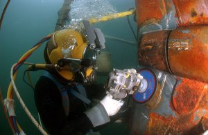 trabajos de buzo - commercial diving