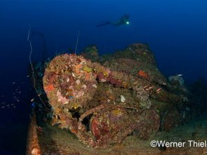 truk lagoon liveaboard diving - wreck dive 3