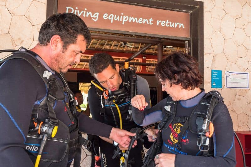 wetsuit care - 3 - Cómo lavar neopreno y otros cuidados para tu traje húmedo